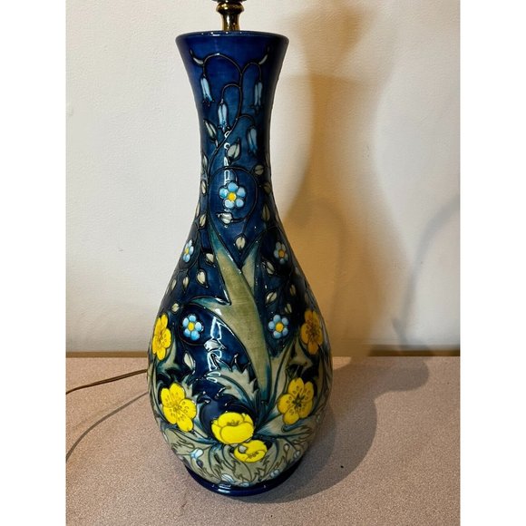 Vintage MOORCROFT POTTERY "BUTTERCUP" ceramic lamp blue with flowers rare! - Picture 7 of 16